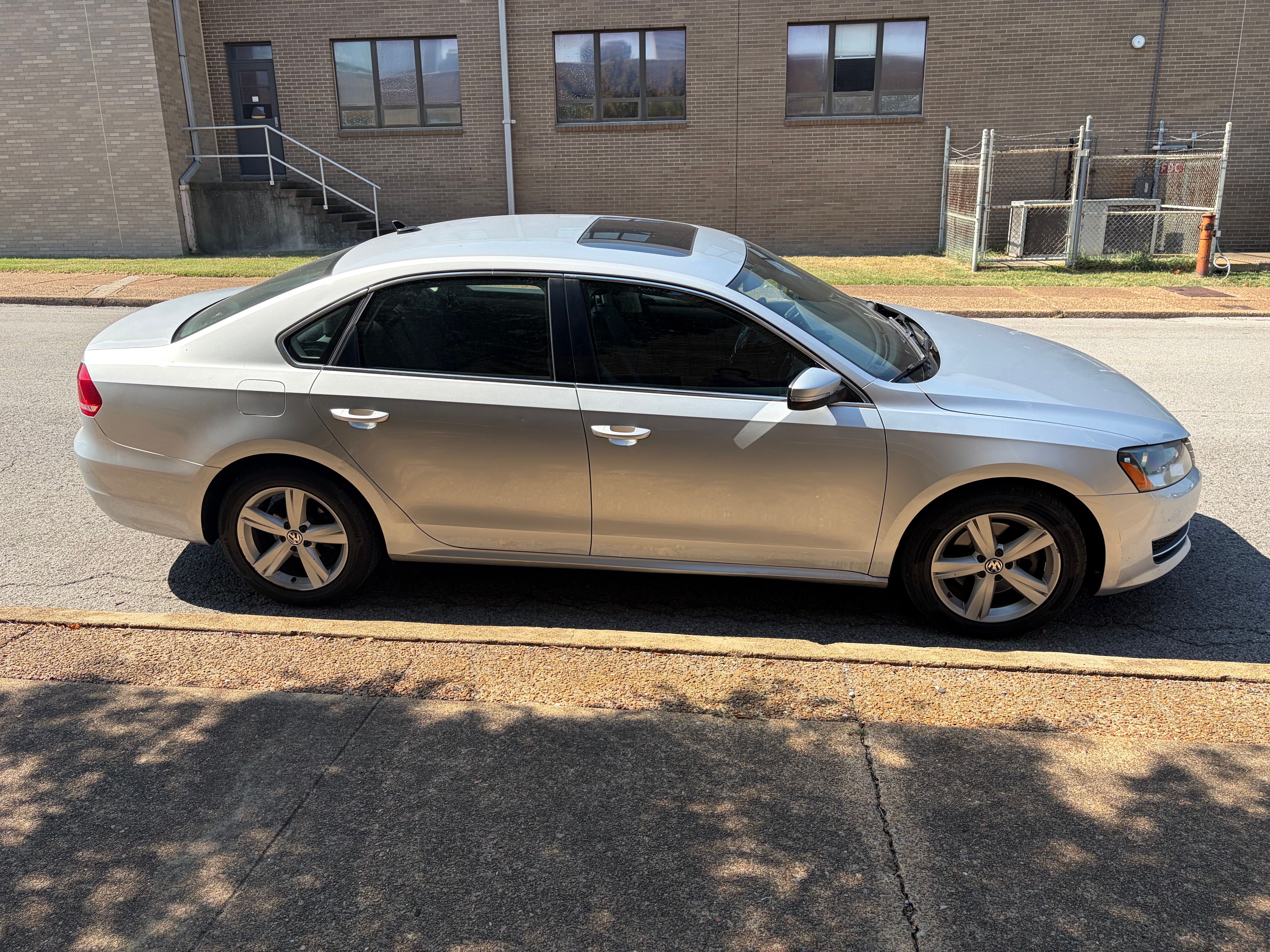 Used 2013 Volkswagen Passat TDI SE FWD image 8