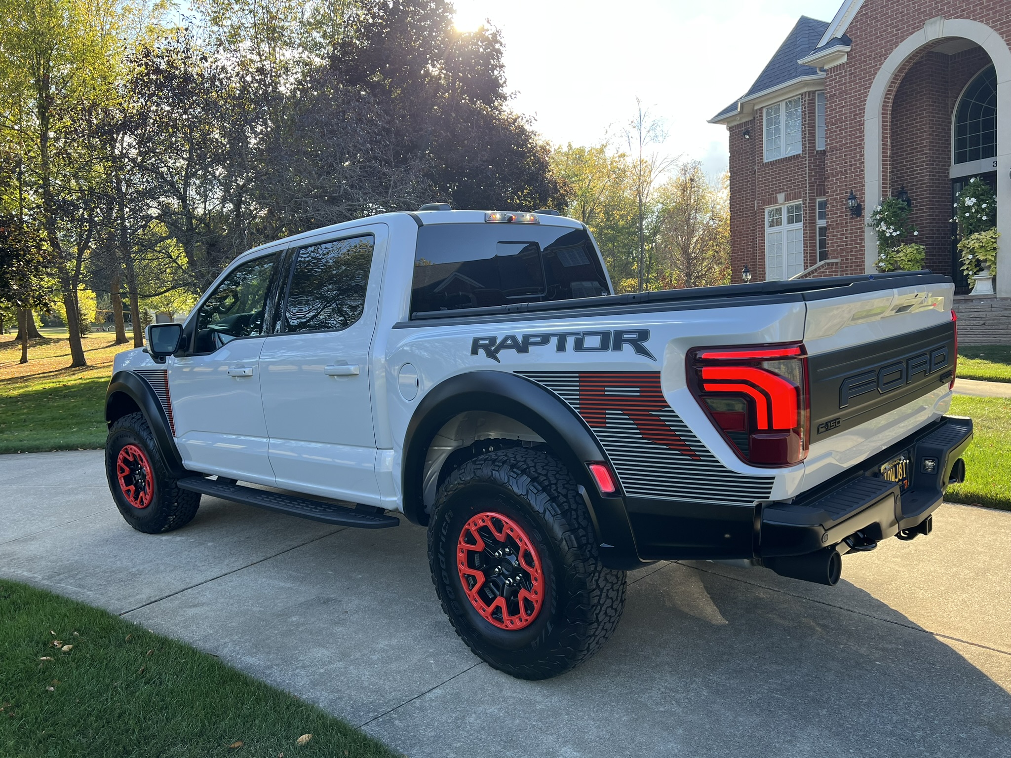 Used 2025 Ford F150 Raptor w/ Equipment Group 803A Raptor R AWD/4WD image 8