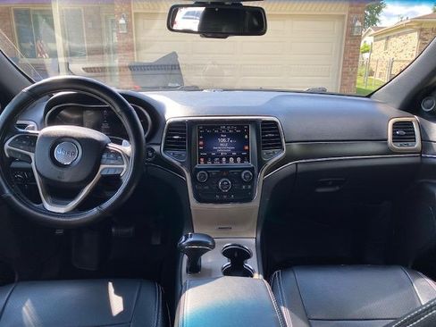 Used 2015 Jeep Grand Cherokee Limited w/ Luxury Group II AWD/4WD image 14