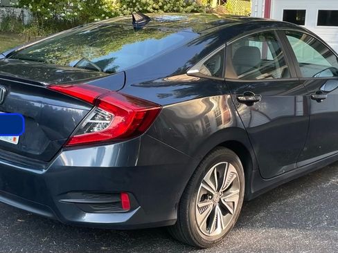 Used 2018 Honda Civic EX-T image 18