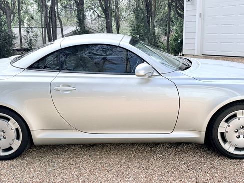 Used 2004 Lexus SC 430 Convertible image 1