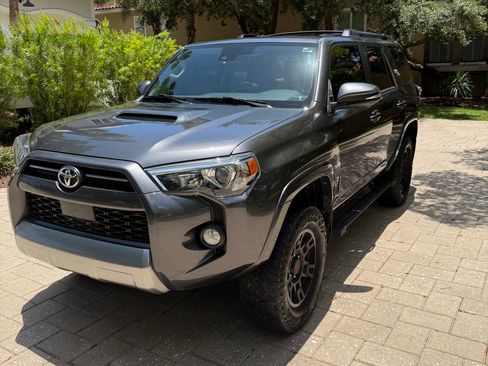 Used 2020 Toyota 4Runner TRD Off-Road Premium w/ Moonroof Package AWD/4WD image 10