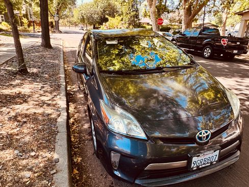 Used 2014 Toyota Prius Prime Plug-In Hybrid FWD image 9