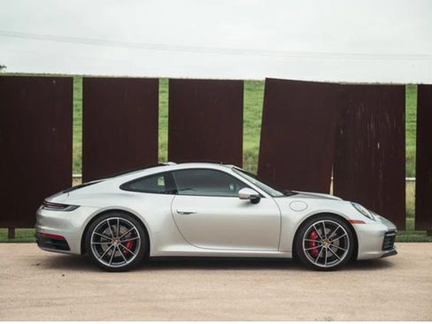 Used 2022 Porsche 911 Carrera S image 2