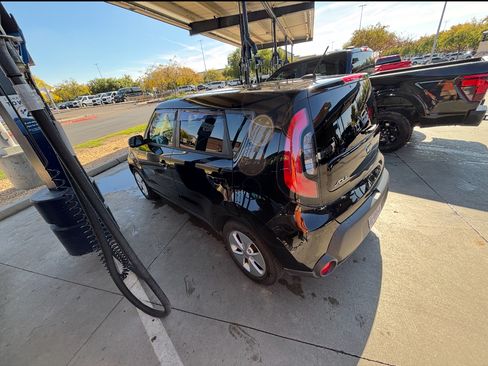 Used 2016 Kia Soul image 3