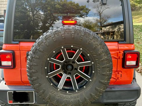 Used 2018 Jeep Wrangler Unlimited Sport image 10