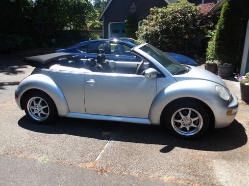 Used 2003 Volkswagen Beetle GLS FWD image 2