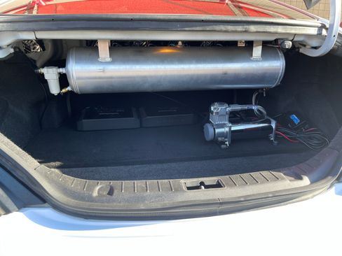 Used 2015 Hyundai Genesis 3.8 image 8