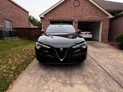 Used 2018 Alfa Romeo Stelvio Quadrifoglio w/ Driver Assist Dynamic Package image 10