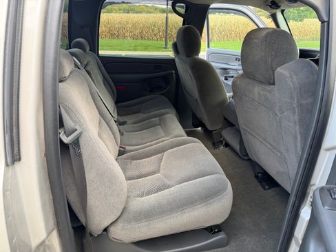 Used 2005 Chevrolet Silverado 2500 LS w/ Snow Plow Prep Package image 17