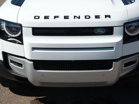 Used 2023 Land Rover Defender 110 S image 12