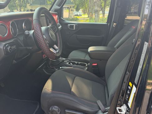 Used 2021 Jeep Wrangler Unlimited Rubicon AWD/4WD image 9