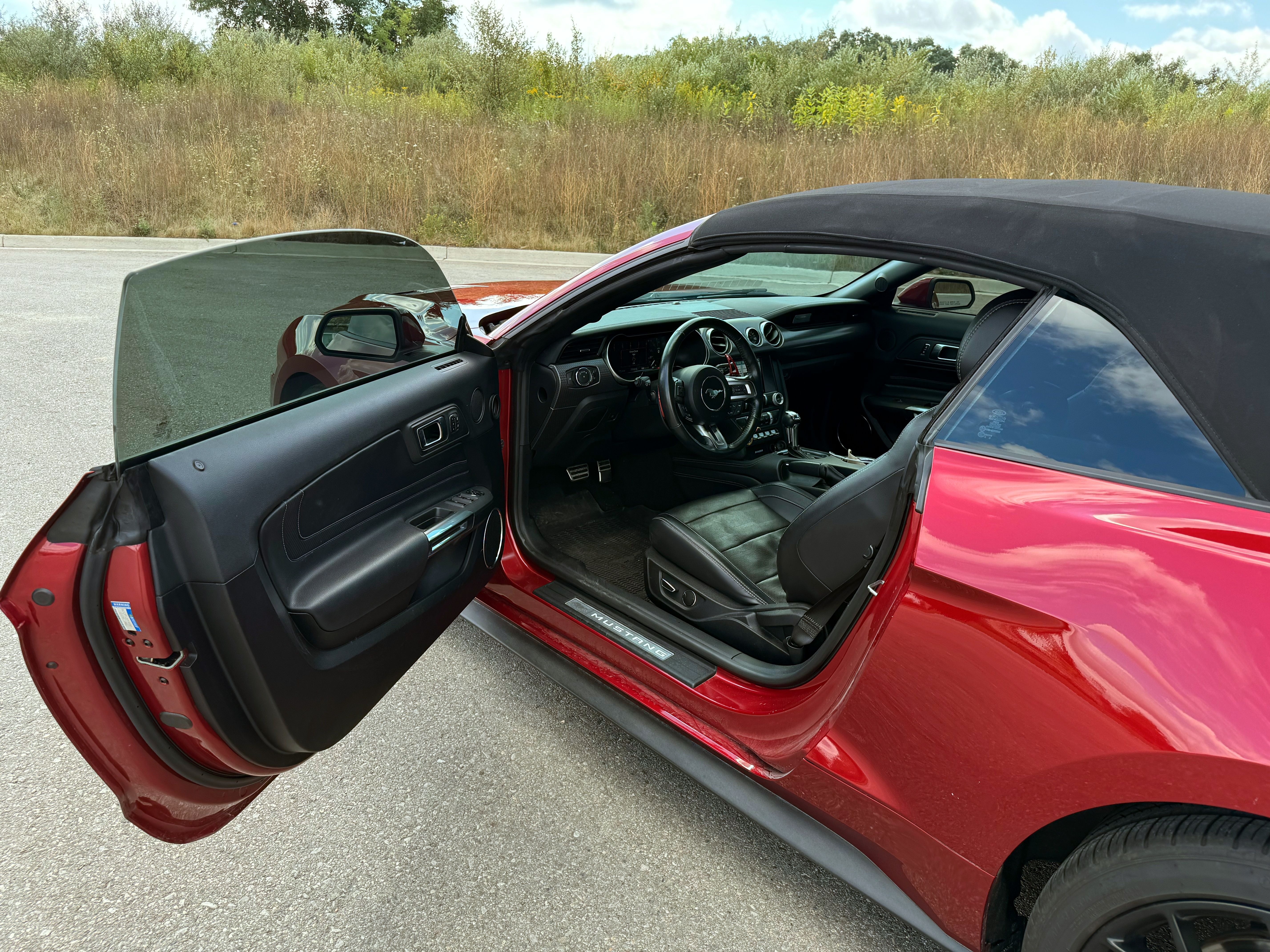 Used 2018 Ford Mustang Premium w/ Ecoboost Performance Package RWD image 11