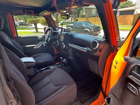 Used 2013 Jeep Wrangler Rubicon w/ PWR Convenience Group AWD/4WD image 11