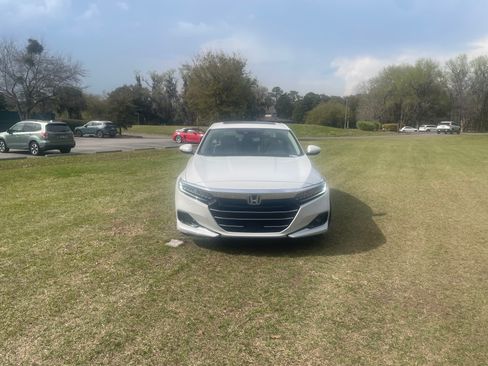 Used 2021 Honda Accord Touring image 2