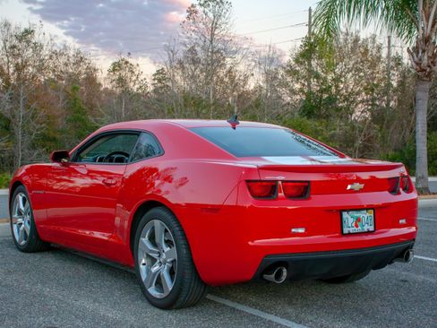 Used 2010 Chevrolet Camaro SS w/ RS Package image 12