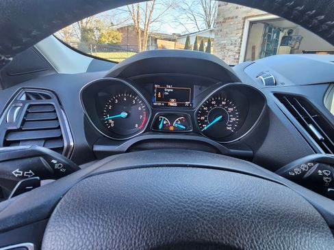 Used 2017 Ford Escape Titanium image 14