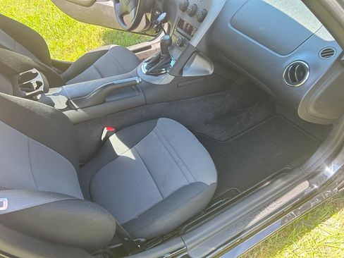 Used 2007 Pontiac Solstice Convertible image 10