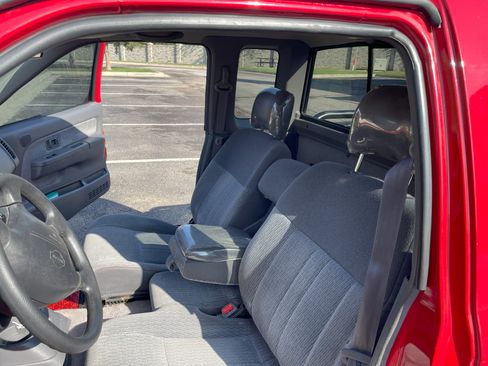 Used 2000 Nissan Frontier XE image 16