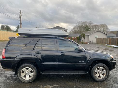 Used 2004 Toyota 4Runner Sport image 2