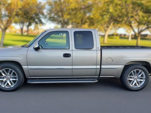 Used 2001 GMC Sierra 1500 2WD Extended Cab image 2