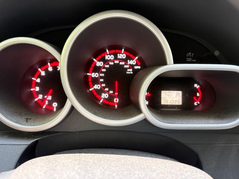Used 2009 Pontiac Vibe AWD w/ Preferred Package image 11