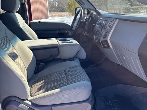Used 2014 Ford F250 XLT w/ XLT Interior Package image 11