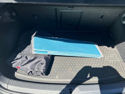 Used 2019 Volkswagen e-Golf SEL Premium image 22