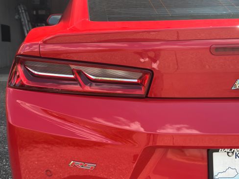 Used 2016 Chevrolet Camaro LT RWD image 11