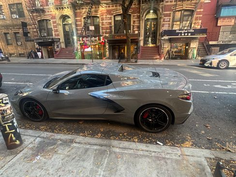 Used 2025 Chevrolet Corvette Stingray Convertible w/ 1LT image 5