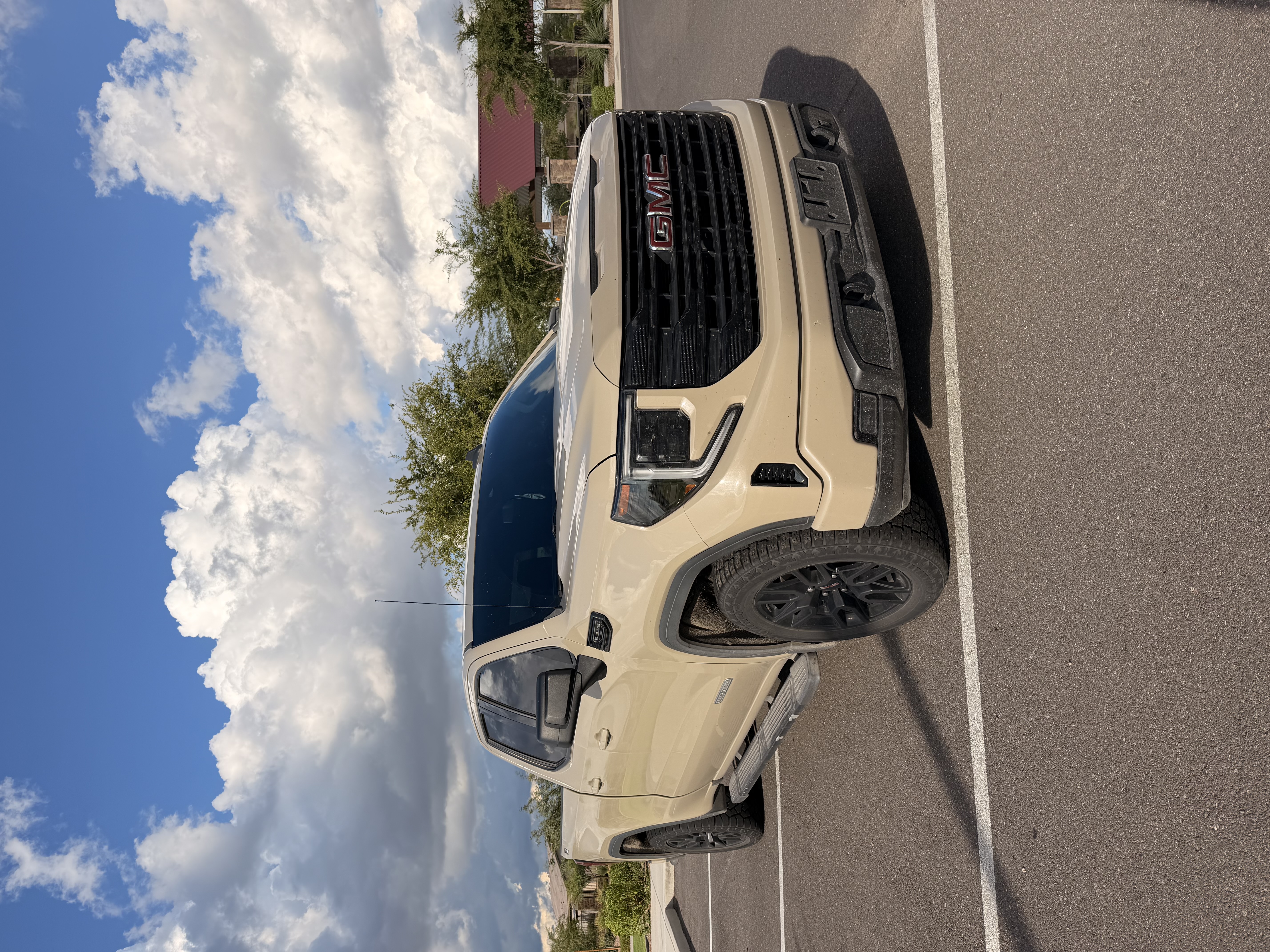 Used 2022 GMC Sierra 1500 Elevation AWD/4WD image 1