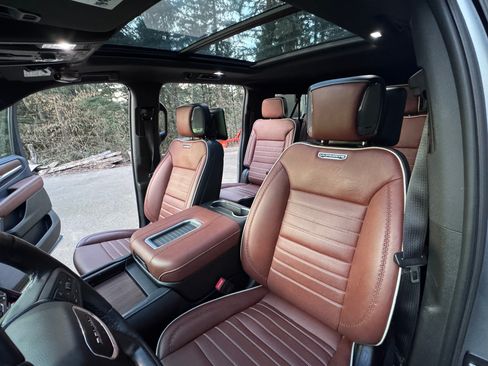 Used 2023 GMC Yukon XL Denali Ultimate image 15