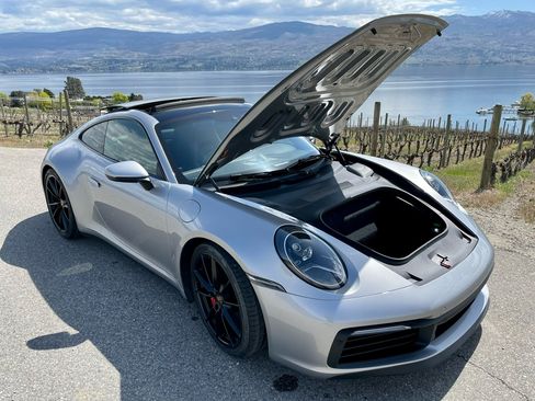 Used 2020 Porsche 911 Carrera S image 9