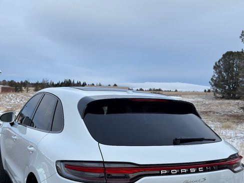 Used 2021 Porsche Macan S image 2