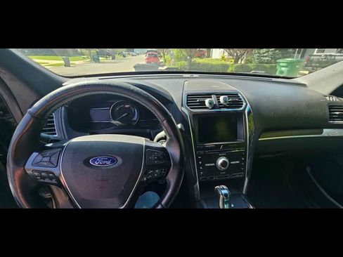 Used 2016 Ford Explorer Limited image 2