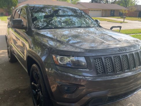 Used 2014 Jeep Grand Cherokee Altitude image 1