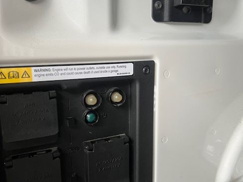 Used 2023 Ford F150 Lariat w/ Equipment Group 502A High image 5