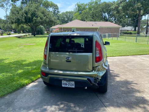 Used 2013 Kia Soul FWD image 4