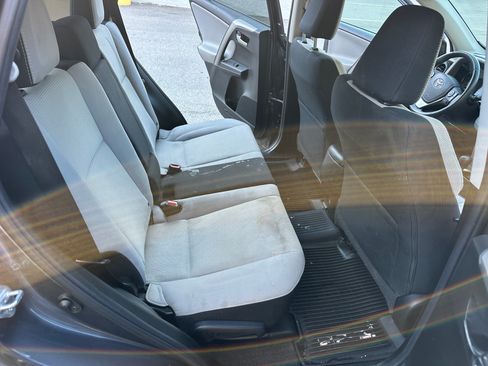 Used 2017 Toyota RAV4 XLE FWD image 13