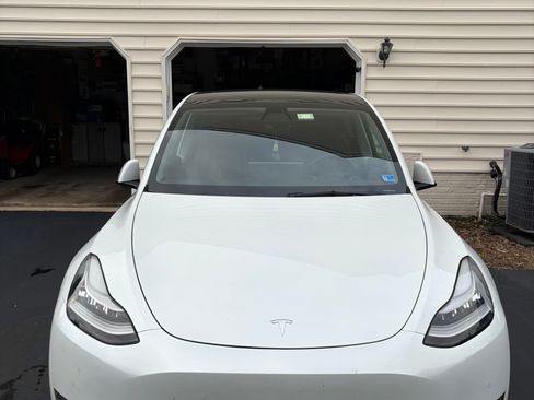 Used 2021 Tesla Model Y 2WD image 10