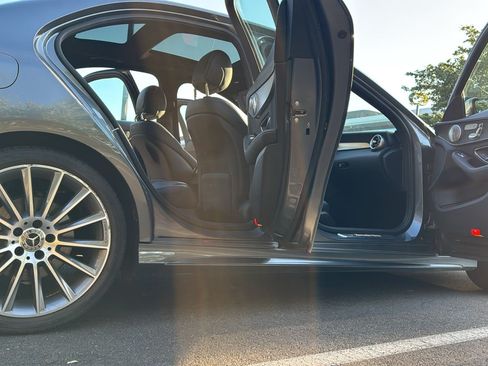Used 2019 Mercedes-Benz C 300 Sedan image 11