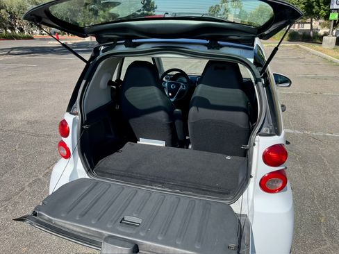 Used 2014 smart fortwo passion w/ Crystal Grey Leather Package image 6