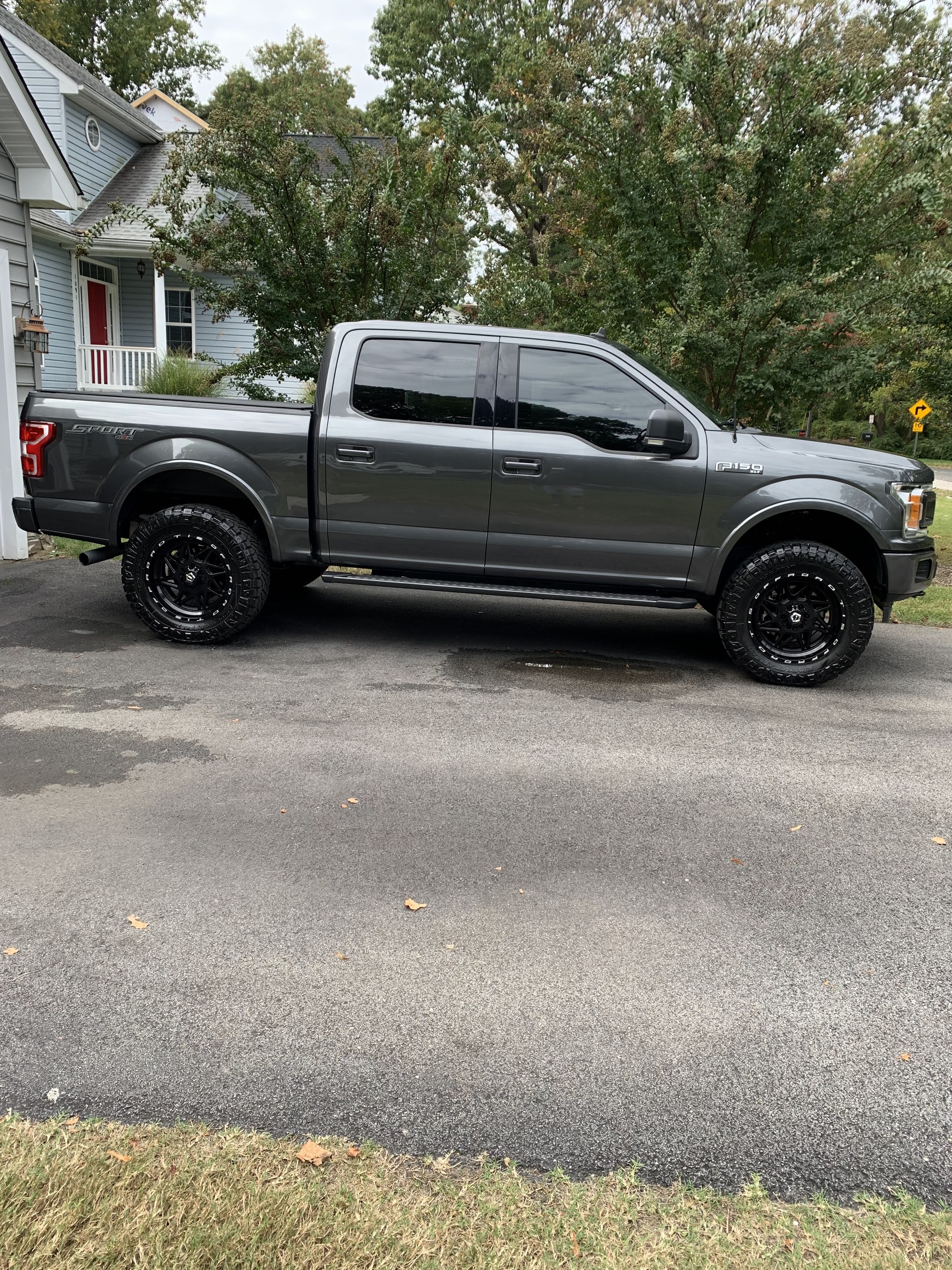 Used 2019 Ford F150 XLT w/ Equipment Group 302A Luxury AWD/4WD image 15