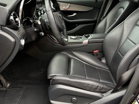 Used 2019 Mercedes-Benz GLC 300 4MATIC image 12