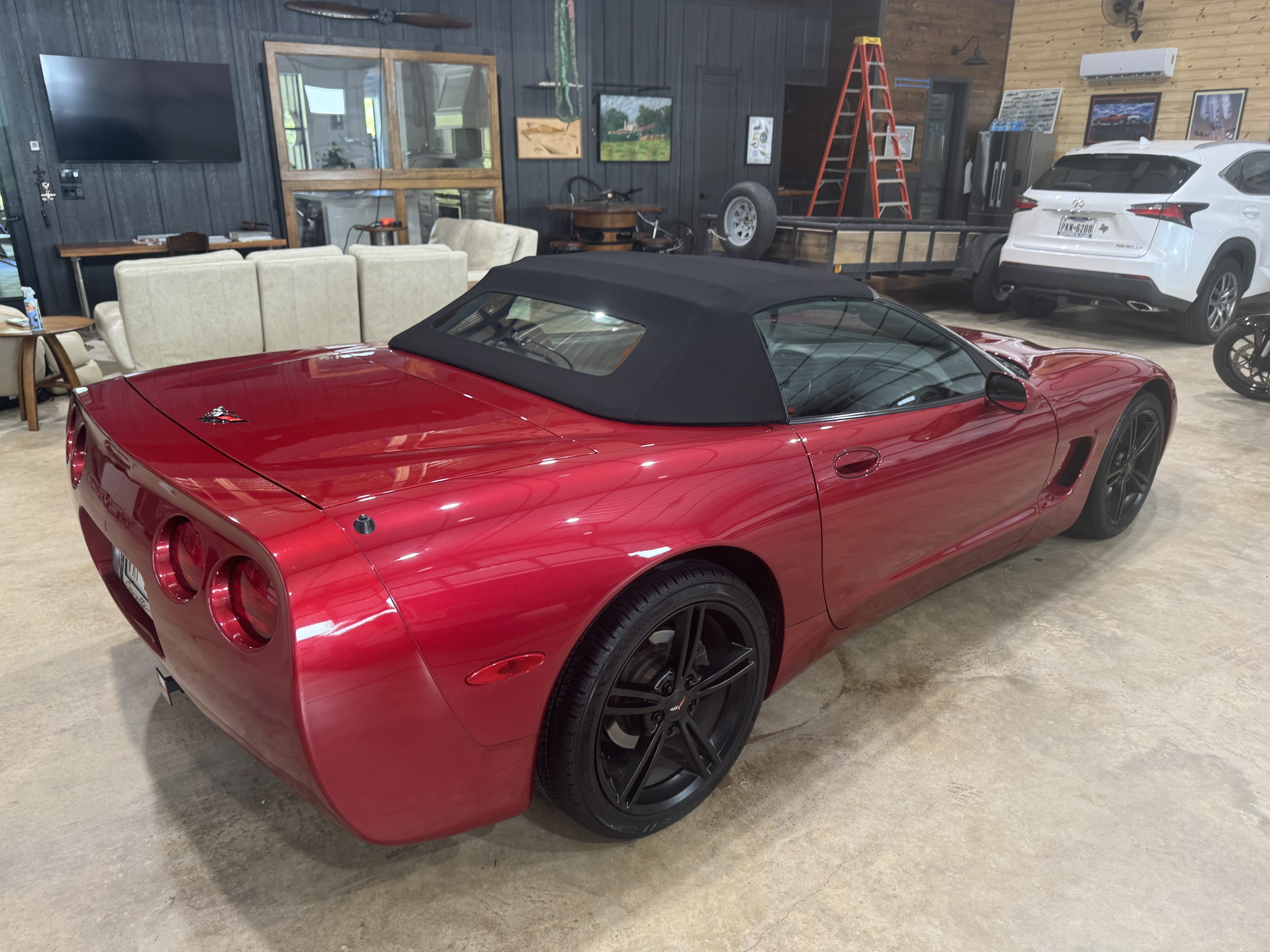 Used 2002 Chevrolet Corvette Convertible w/ Preferred Equipment Group2 RWD image 2