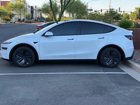 Used 2026 Tesla Model Y AWD image 2