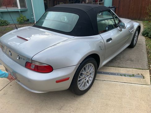 Used 2001 BMW Z3 2.5i image 2