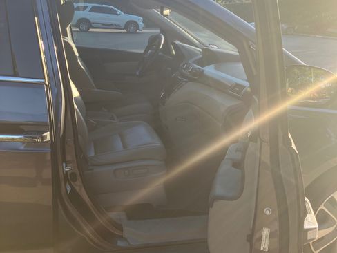 Used 2016 Honda Odyssey Touring Elite image 23