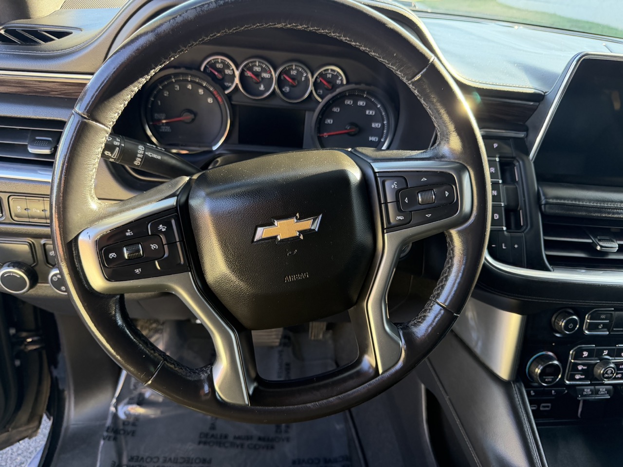 Used 2021 Chevrolet Suburban LT RWD image 11