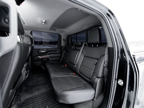 Used 2020 GMC Sierra 3500 Denali w/ Denali Ultimate Package image 18